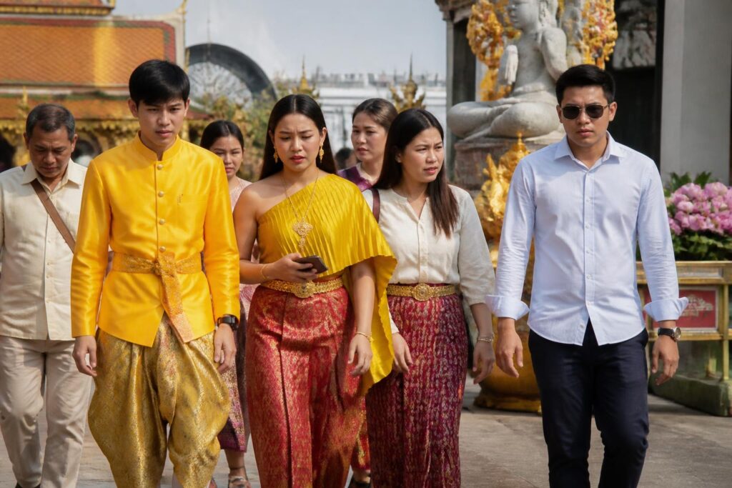 découvrez quelles couleurs éviter en thaïlande pour respecter les codes culturels et vestimentaires locaux et éviter toute impolitesse lors de votre voyage.