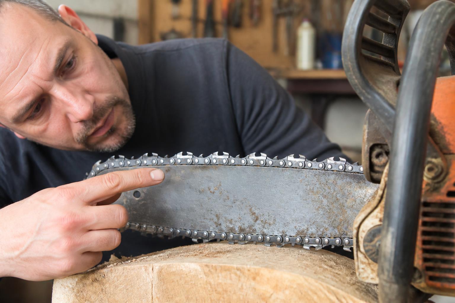 Comment affûter une chaîne de tronçonneuse : angles, outils et procédure complète 2 découvrez comment affûter facilement une chaîne de tronçonneuse grâce à notre guide complet : angles précis, outils nécessaires et étapes détaillées pour un résultat optimal.
