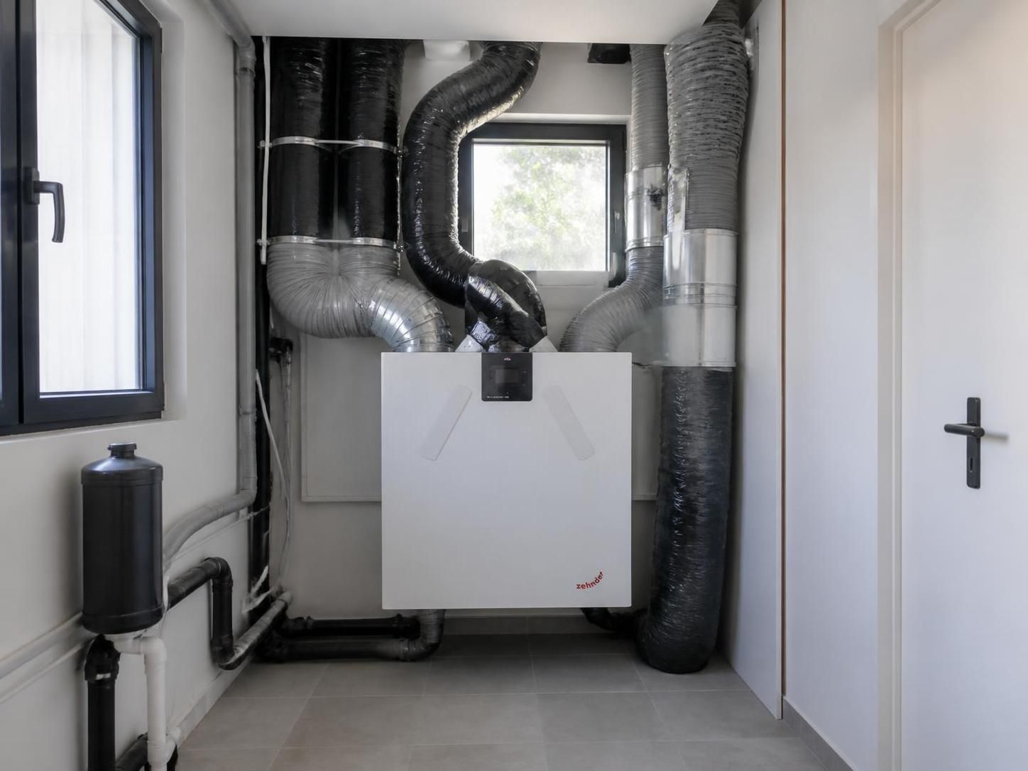VMC Double Flux : Tout Savoir sur son Principe, son Fonctionnement et ses Contraintes 2 découvrez tout ce qu'il faut savoir sur la vmc double flux : son principe, son fonctionnement détaillé et les contraintes à prendre en compte pour optimiser la ventilation de votre logement.