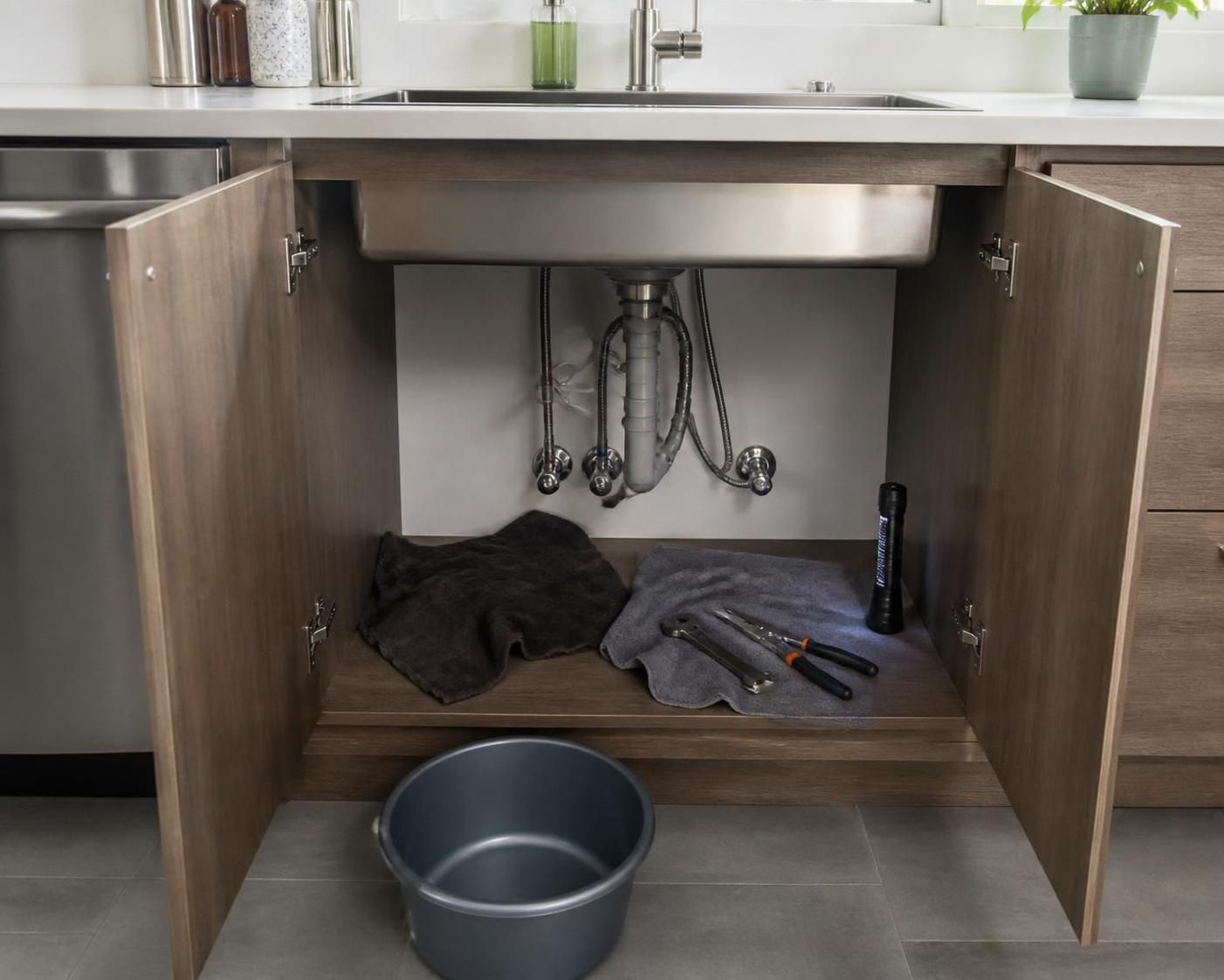 Guide pratique : remplacer un robinet de cuisine sans risque de fuite 2 découvrez notre guide pratique pour remplacer un robinet de cuisine facilement et sans risque de fuite. suivez nos étapes simples pour réussir votre installation en toute sécurité.